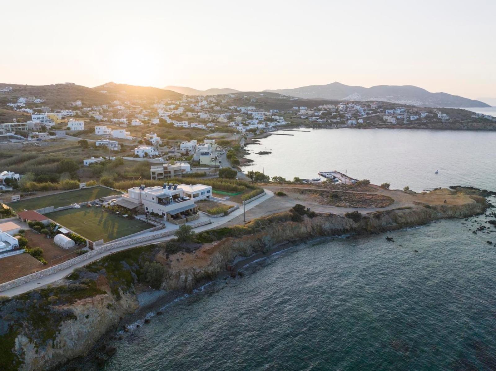 Lalari Beach Suites Vári 外观 照片