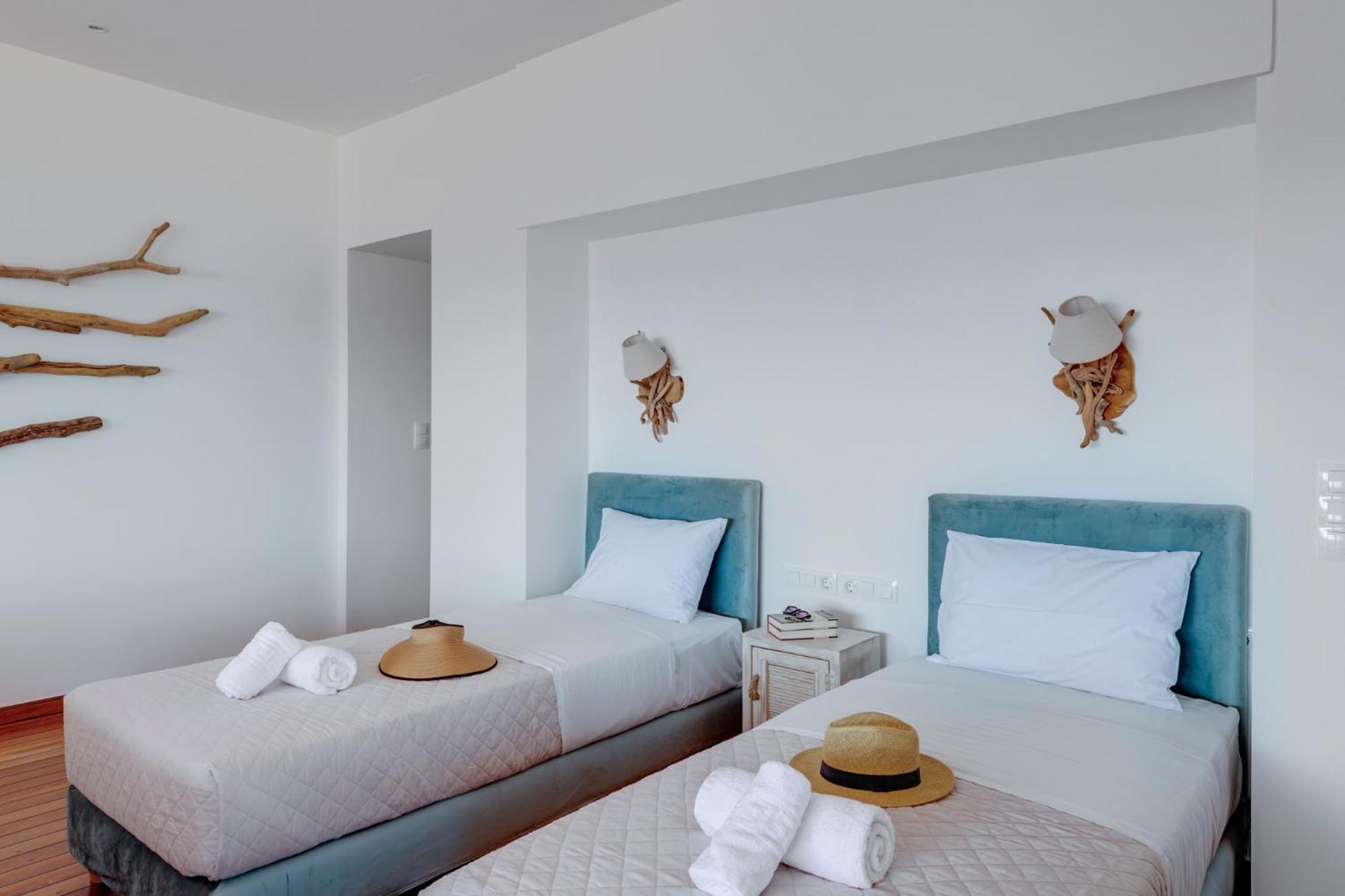Lalari Beach Suites Vári 外观 照片