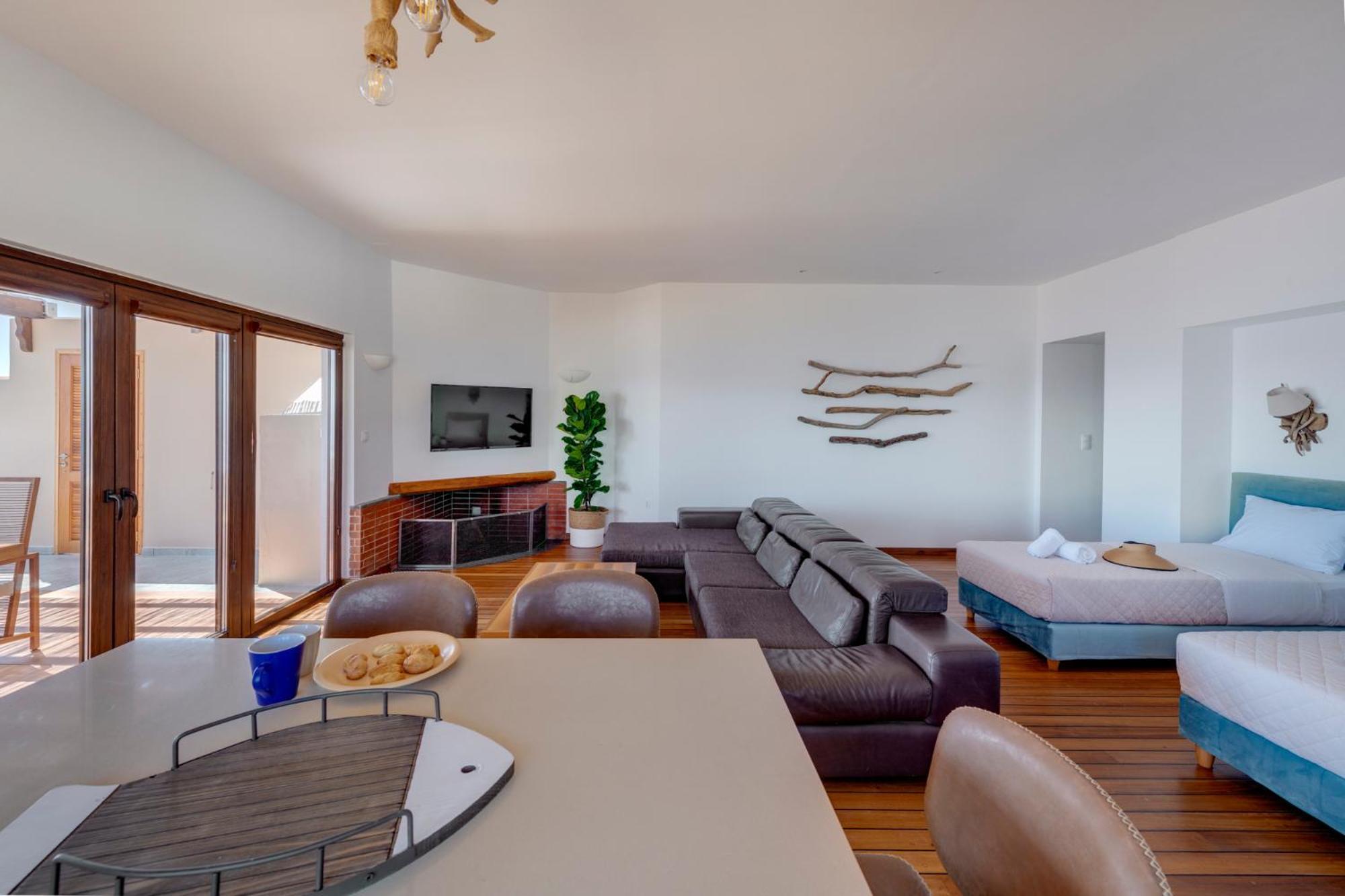Lalari Beach Suites Vári 外观 照片