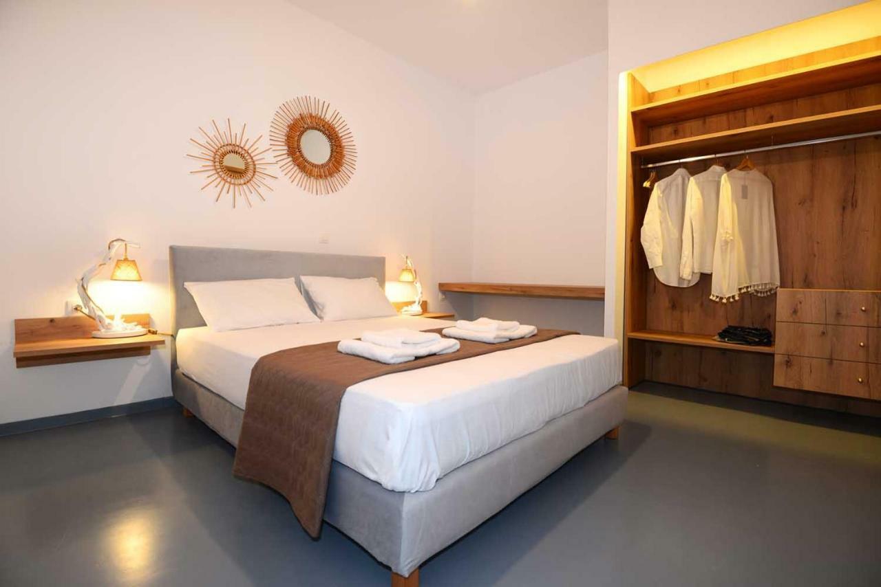 Lalari Beach Suites Vári 外观 照片