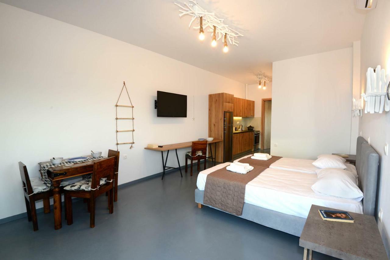 Lalari Beach Suites Vári 外观 照片