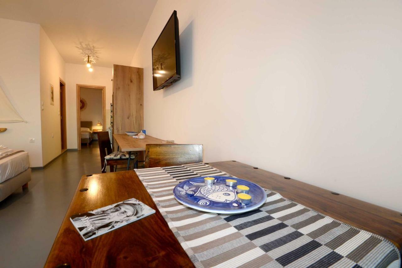 Lalari Beach Suites Vári 外观 照片
