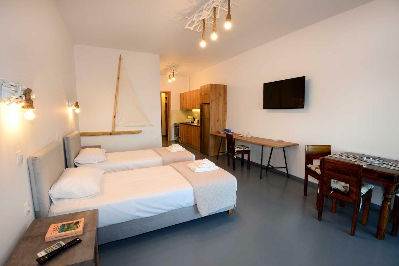Lalari Beach Suites Vári 外观 照片