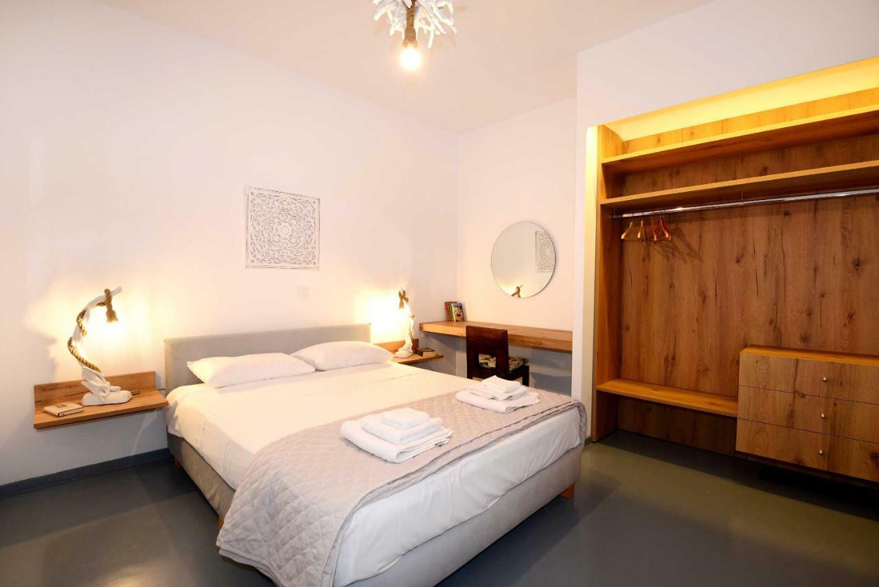 Lalari Beach Suites Vári 外观 照片